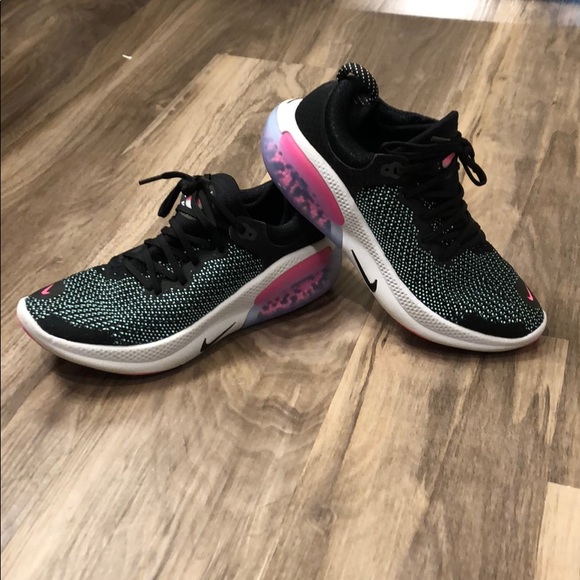 Nike Shoes - Nike Joyride Run Flyknit